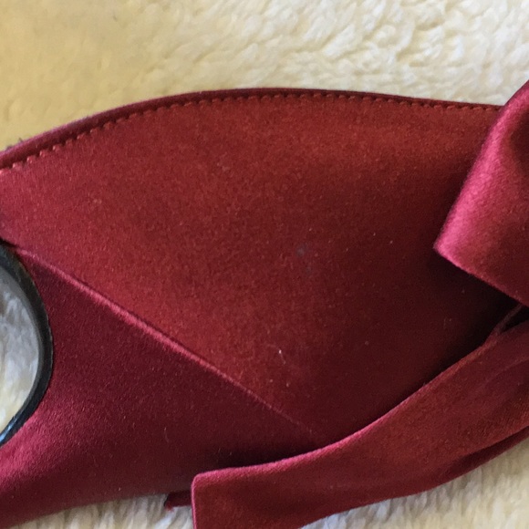 Stuart Weitzman NWOT red satin bow pumps - Picture 5 of 8